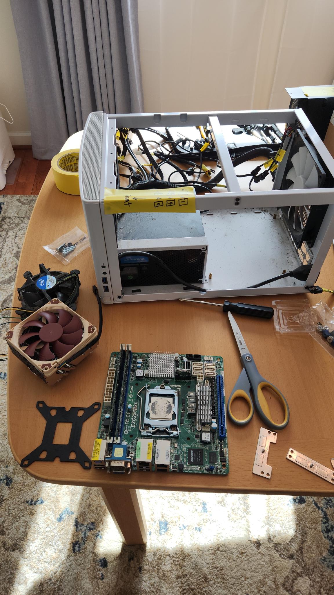 Replacing the CPU fan requires completely dismantling the NAS. NAS disassembled
